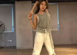 温婉女主播热舞,魅力四射引关注