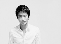 跟何润东长得像的明星,揭秘那些与何润东长得惊人的相似面孔